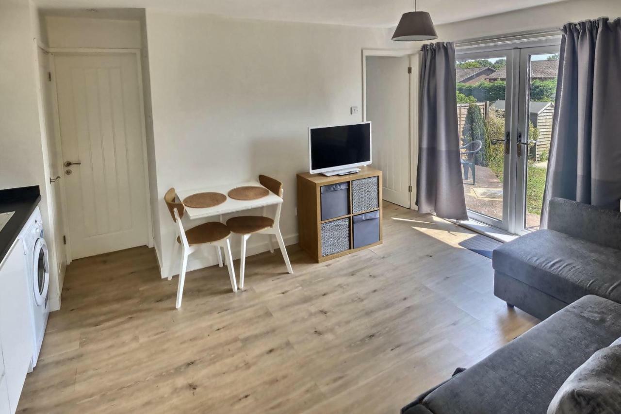 Home-From-Home - Self Catering Garden Apartment, ווטרלוביל מראה חיצוני תמונה